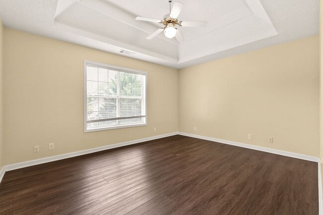 Building Photo - Charming Flowery Branch Home!