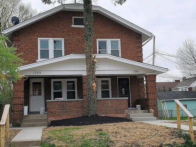 Primary Photo - 1701 Kent St