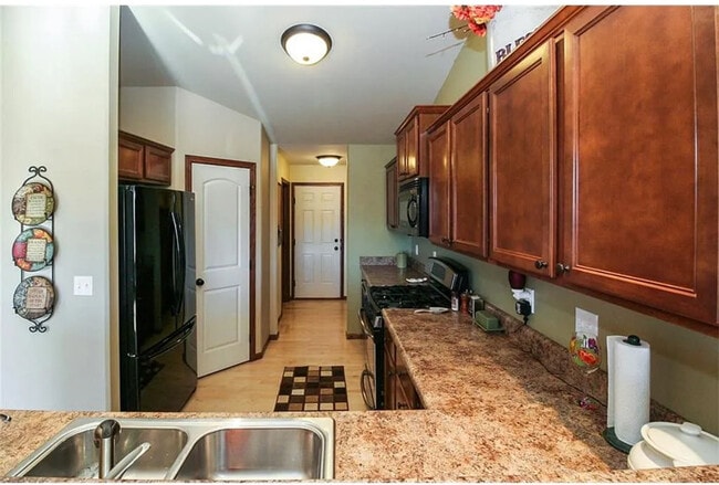 Building Photo - 487 Battle Creek Dr