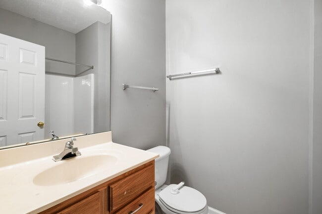 Building Photo - 3002 Greystone Pt