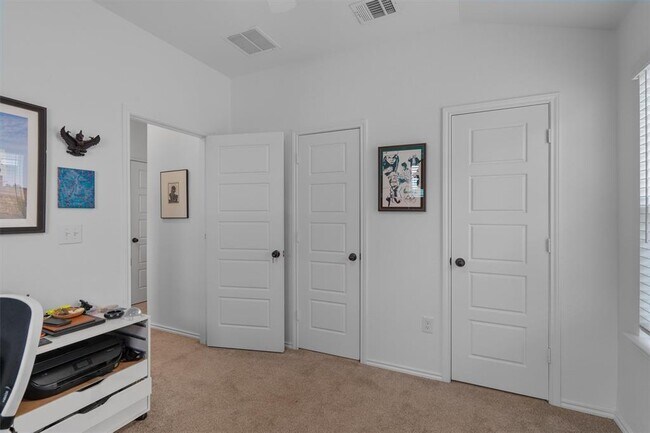 Building Photo - 6408 Wagon Spring St