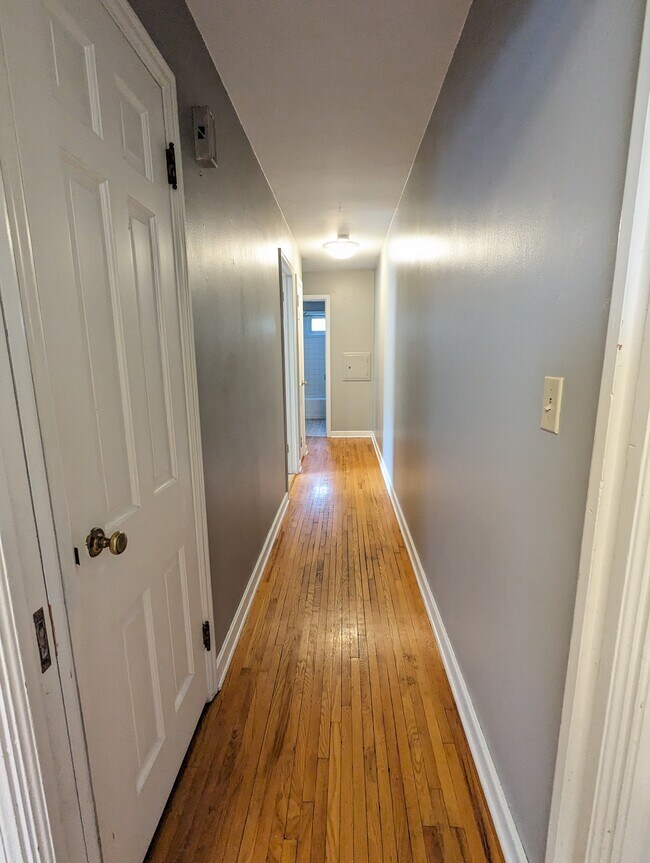 Building Photo - 1305 Oxford St