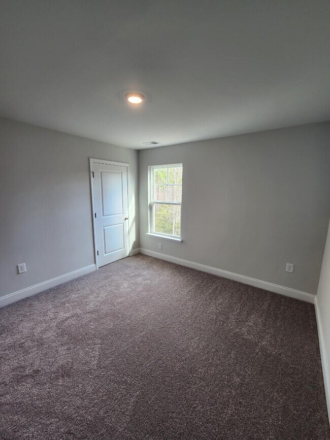 Building Photo - 4044 Dewberry Ln