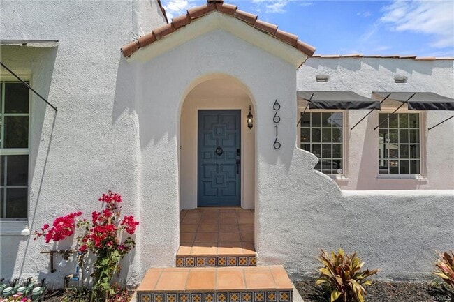 Building Photo - 6616 Vesper Ave