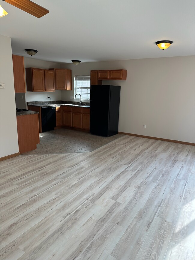 Building Photo - 807 Blackjack