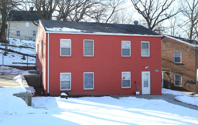 Building Photo - 618-626 Bancroft St