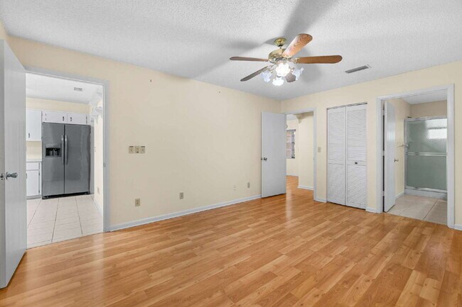 Building Photo - 8851 SW 92nd Pl