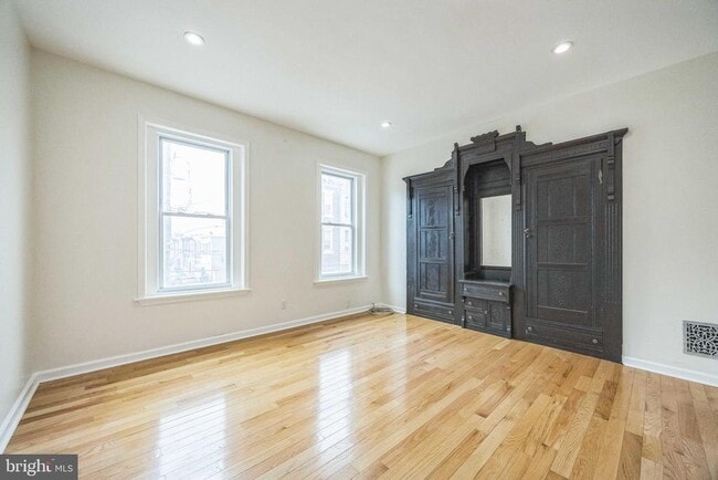 Building Photo - 1427 Tasker St