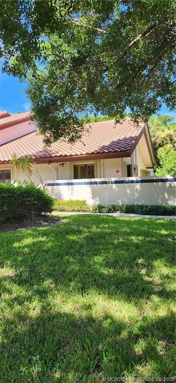 Building Photo - 6001 SE Martinique Dr