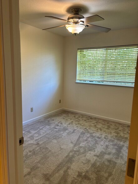 Building Photo - 6113 Oakgreen Cir