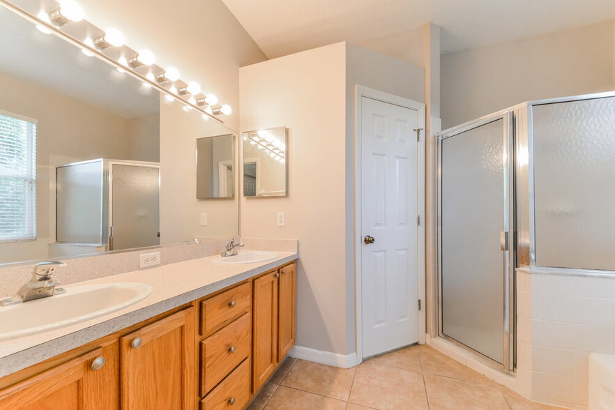 Building Photo - 12627 Rockrose Glen