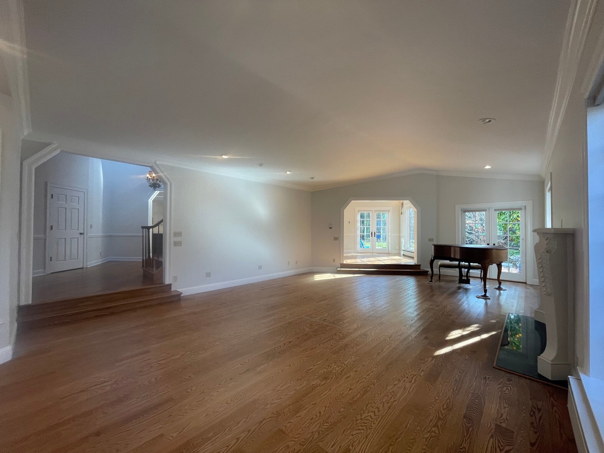 Building Photo - 200 Iris Way