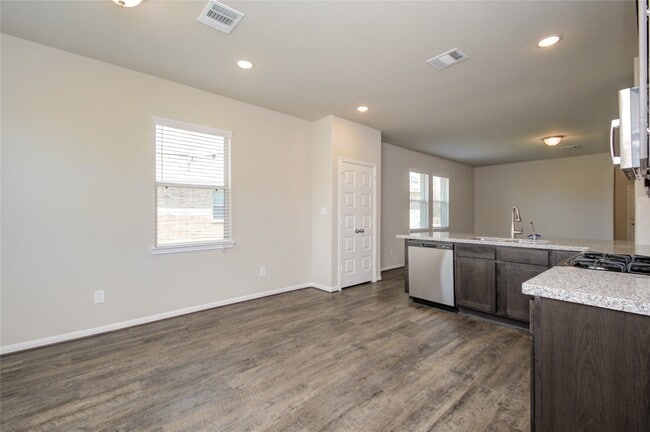 Building Photo - 8403 Baywatch Cir
