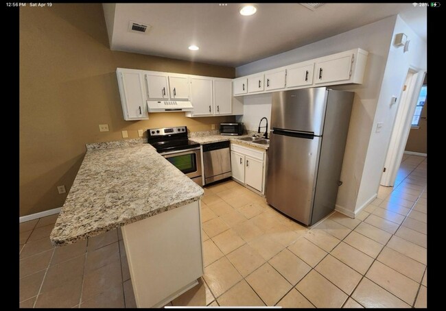 Building Photo - Charming 2BR Townhome in Tallahassee near ...