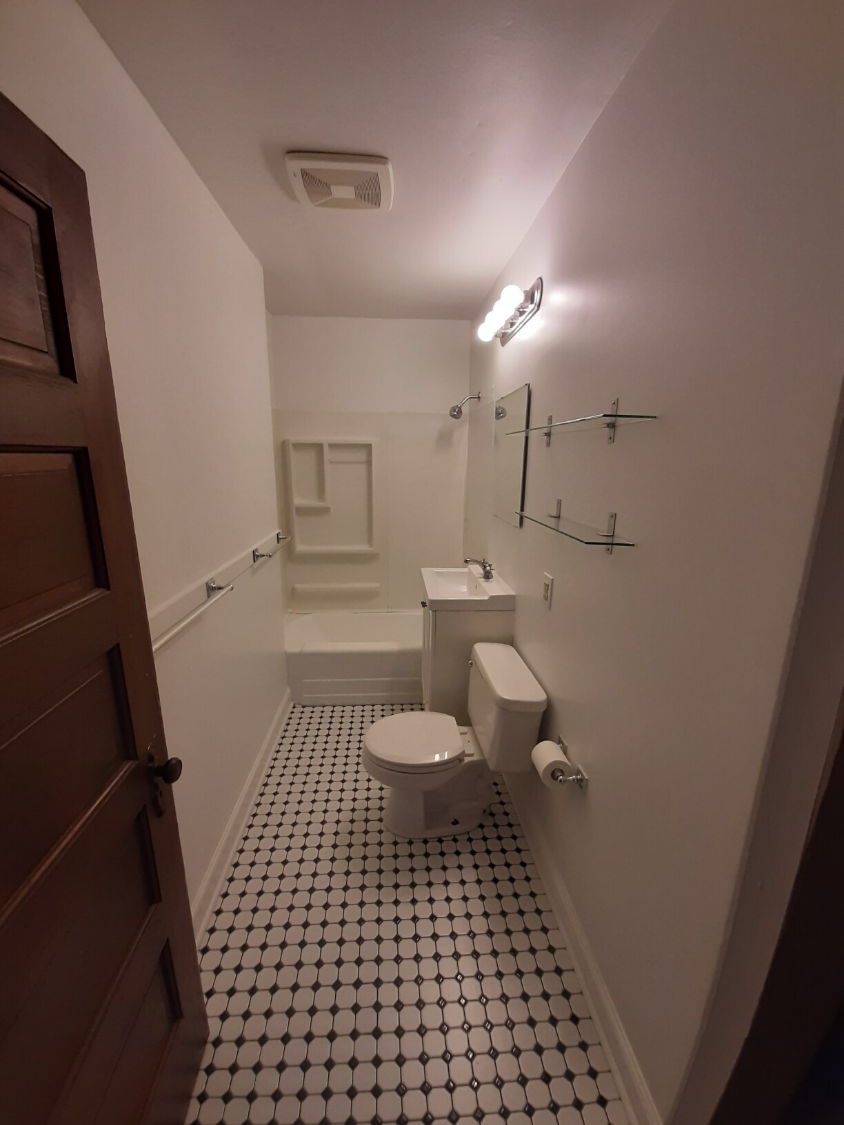 Building Photo - 1310 W 28th St