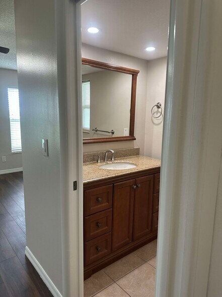 Building Photo - 4520 Bear Lake Ct