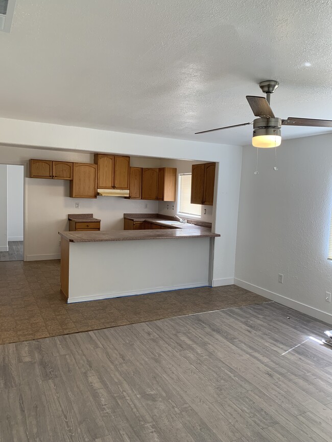 Building Photo - 4911 36th Ave