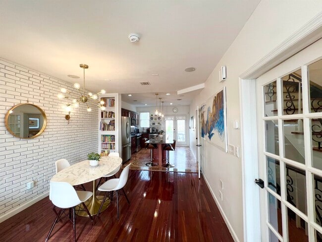 Building Photo - 42 Union St