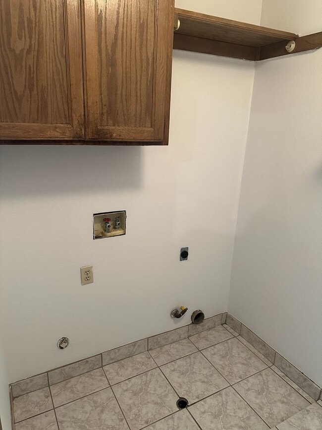 Building Photo - 5217 W Howard Ct