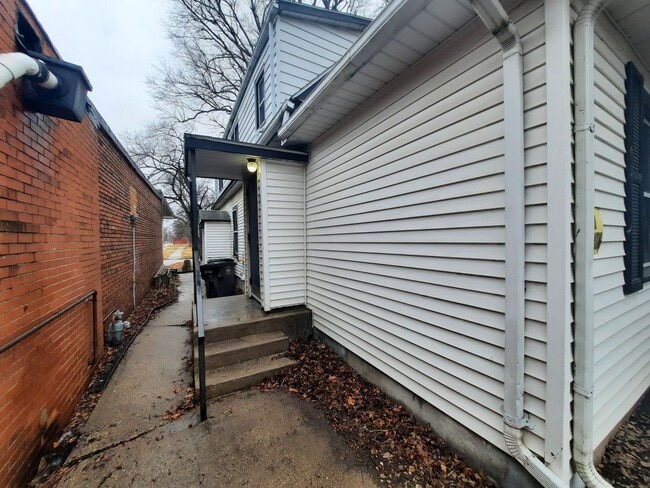 Building Photo - 2136 Lyon St