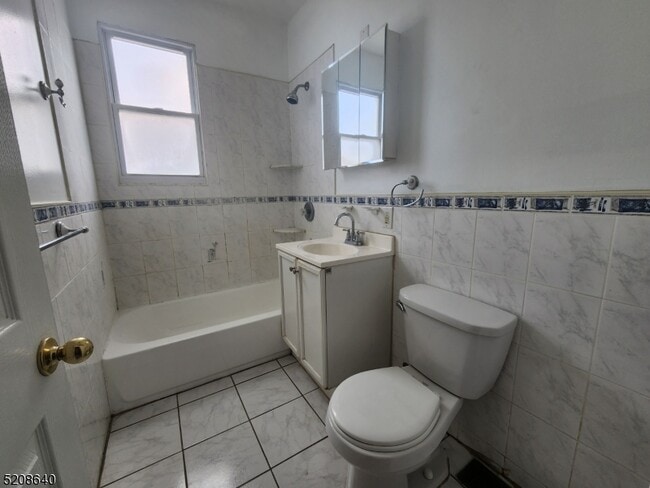 Building Photo - 316 Tremont Ave