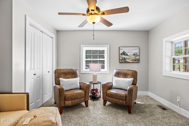 Building Photo - Maryville 37803 - COMING SOON 3 bedroom 2 bath - Furnished or Unfurnished - call Tom Parry 865-60...