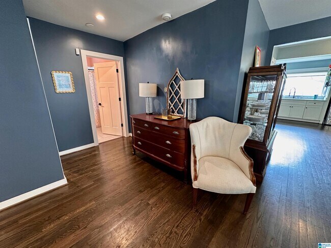 Building Photo - 5405 5th Ct S