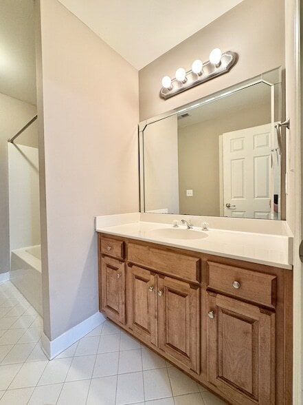 Building Photo - 1801 Brentwood Pointe