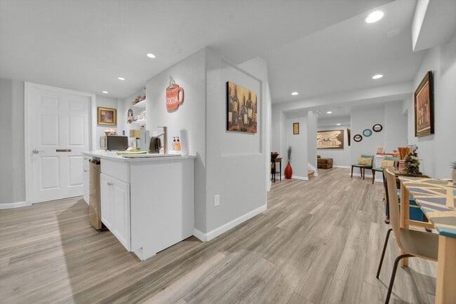 Building Photo - Welcome Home to this beautiful 5-bedroom h...