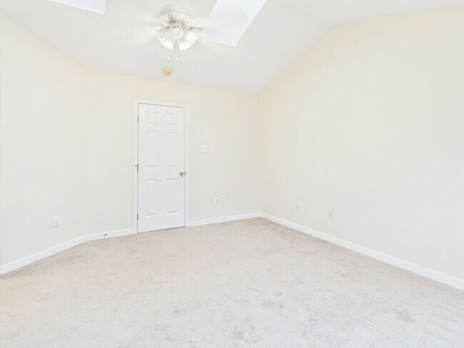 Building Photo - 5313 Golf Villa Ln