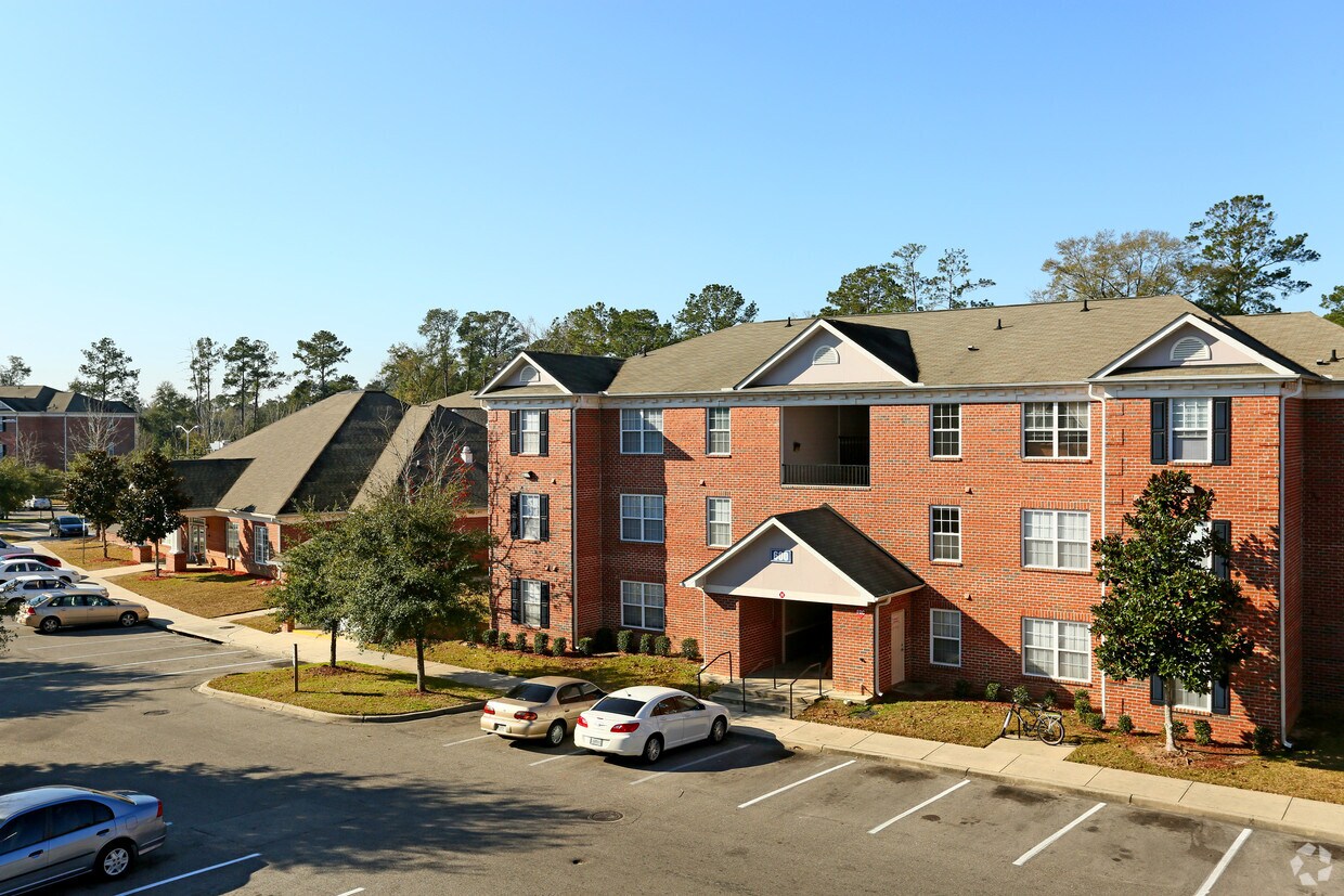 The Pointe At Adams Place Tallahassee Fl Apartment Finder