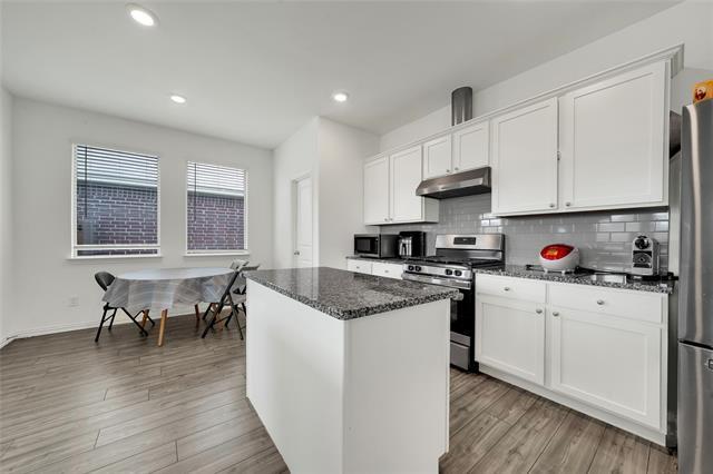 Building Photo - 5630 Elwood Dr