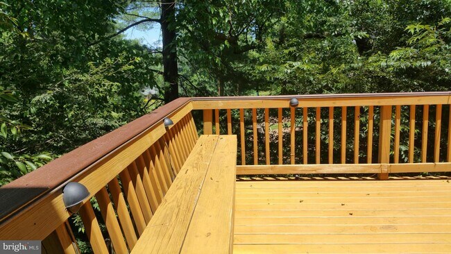Building Photo - 848 Bayridge Dr