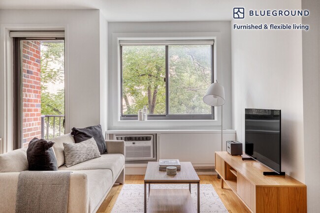 Building Photo - 101 W 15th St