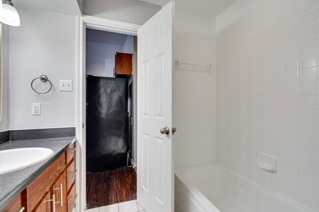 Building Photo - Natures Best Two Bedroom - 360 at 2222 - C...
