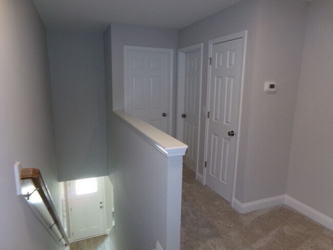 Building Photo - Welcome to Jacks Branch Townhomes – Modern Living in Hubert, NC!