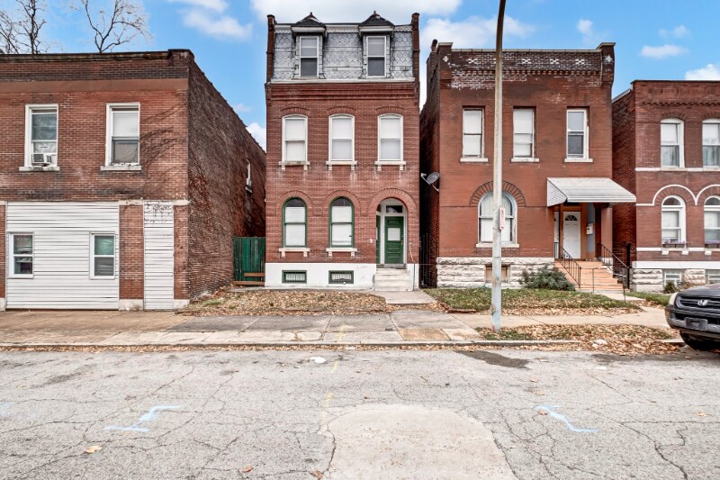 Primary Photo - 3257 Michigan Ave