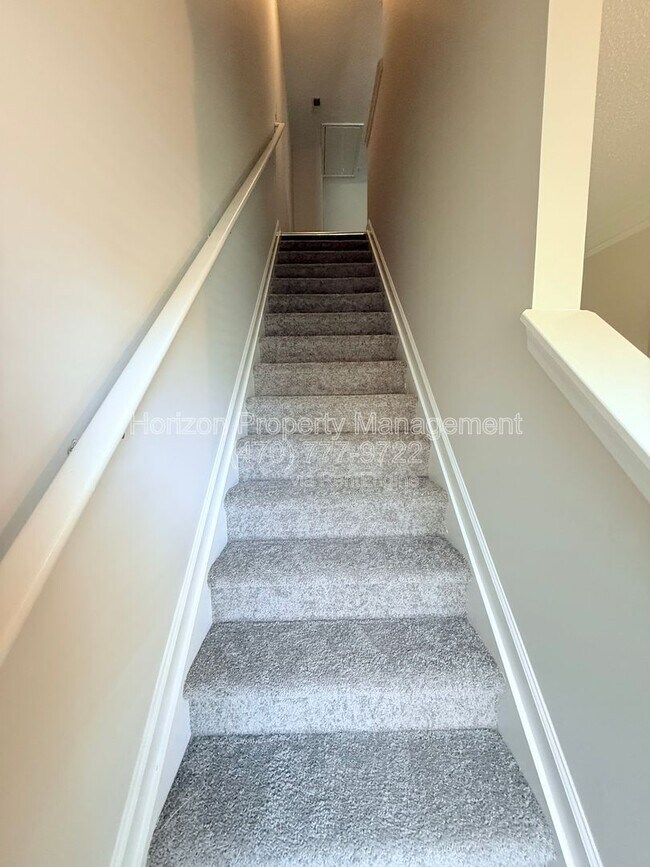 Building Photo - 296 Azalea Cir