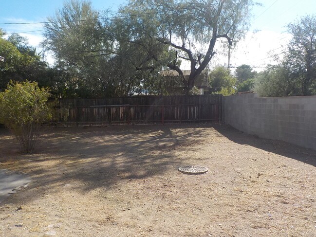 Building Photo - 8100 E Kenyon Dr
