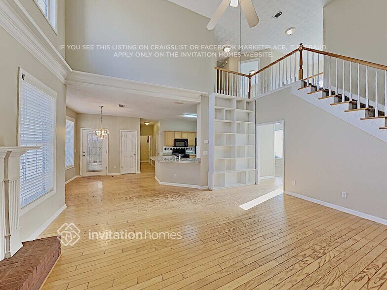 Building Photo - 2363 Oak Falls Ln