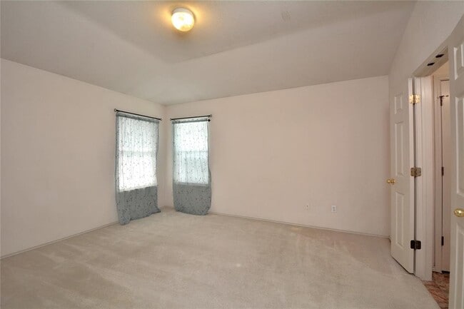 Building Photo - 718 Settlement St