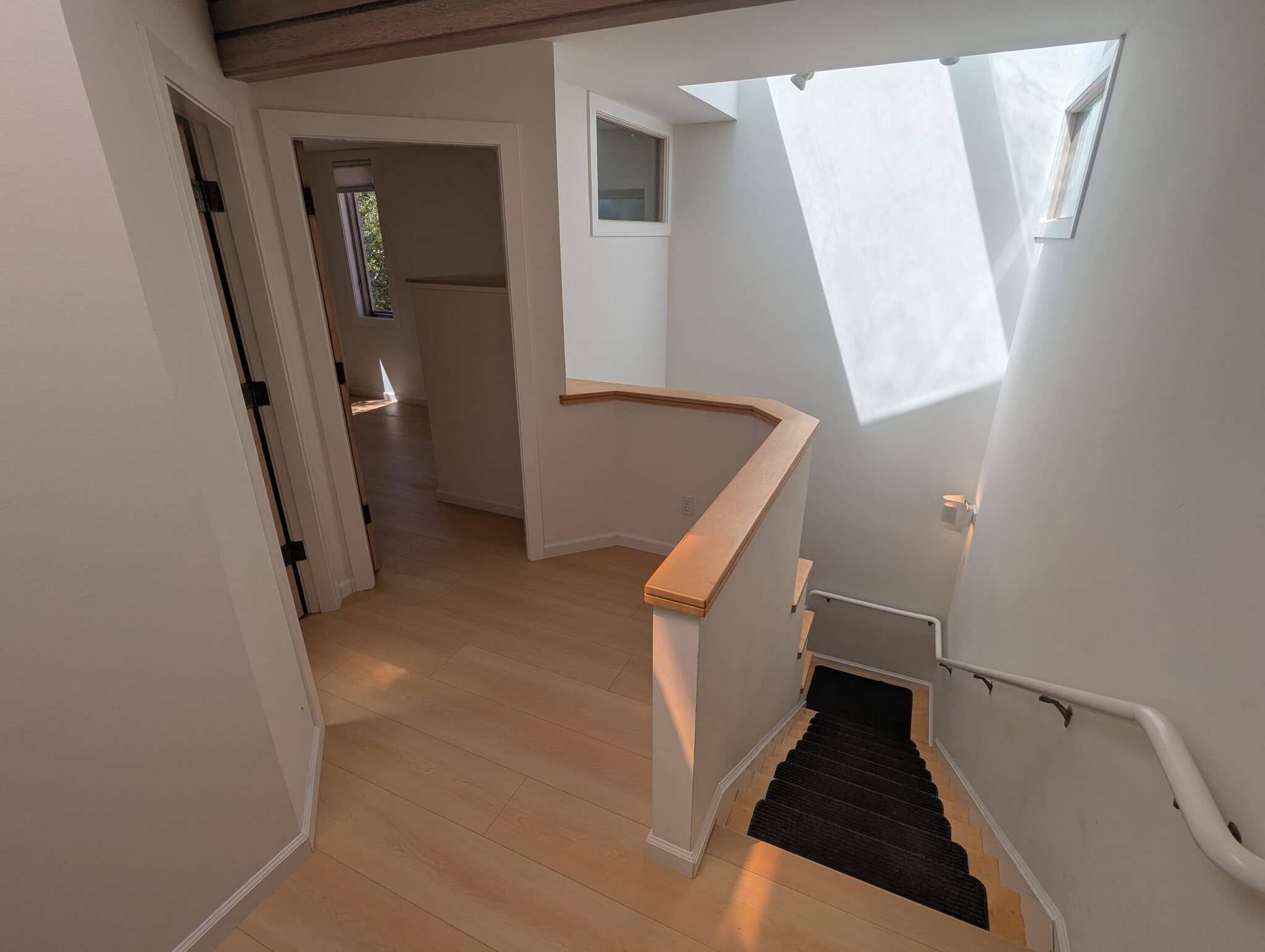 Stairway landing - 2346 Cedar St