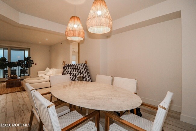 Building Photo - 33 Cooper Ave