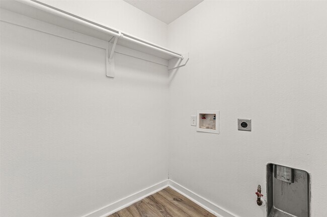 Building Photo - 2746 Piney Lake Ct