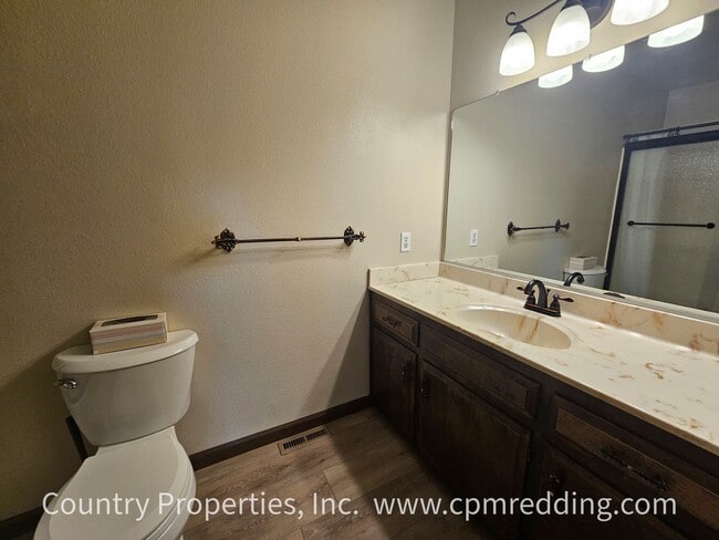 Building Photo - House with Huge Shop in the Heart of Redding Available Now!