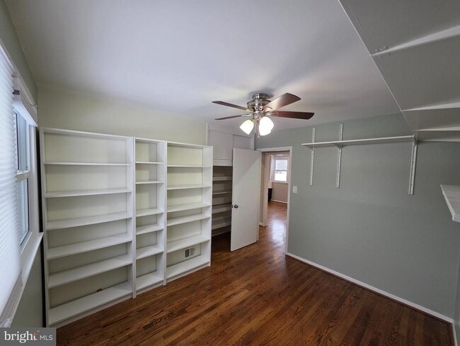 Building Photo - 8140 Drayton Ln