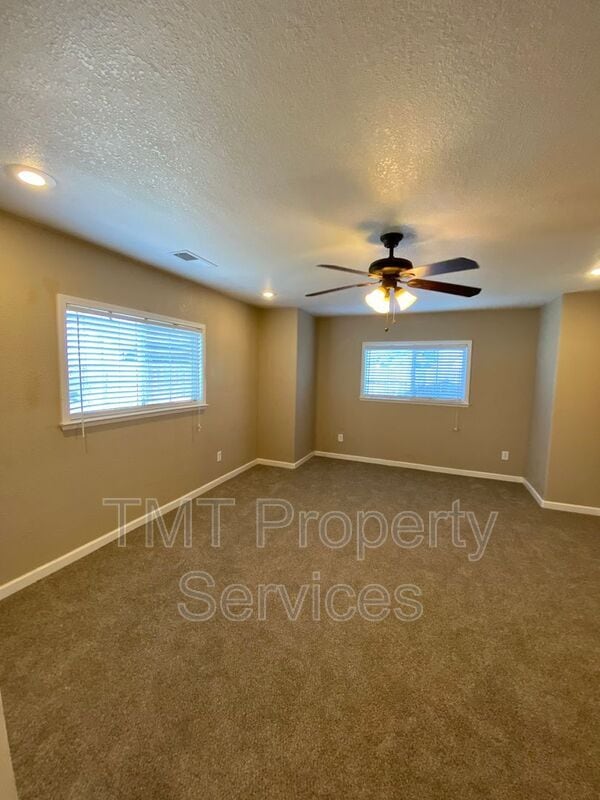 Building Photo - 10087 Emerald Grove Dr