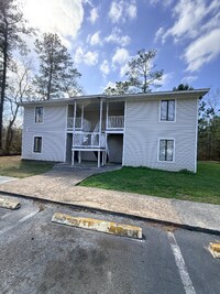 Building Photo - 1901 Airport Rd