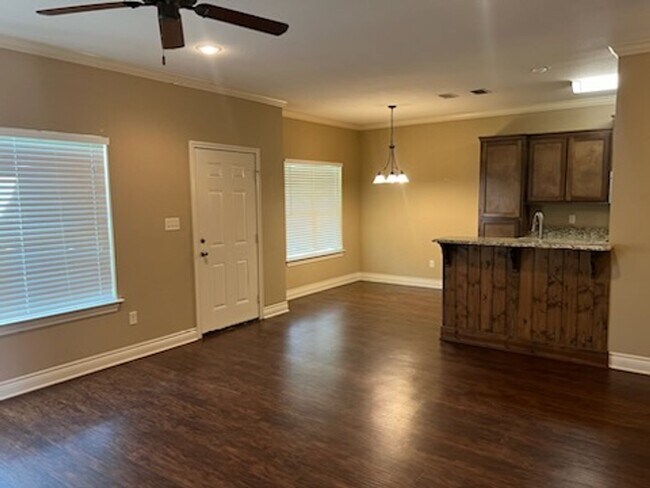 Building Photo - 3940 Mobley Cir