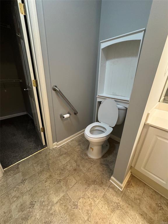 Building Photo - 61 Park Dr S